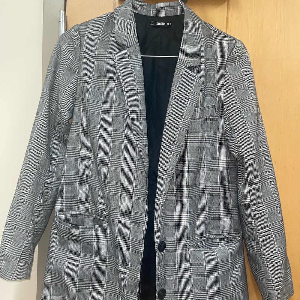 PLAID WOMEN’S LAPEL BLAZER || ONLY WORN ONCE